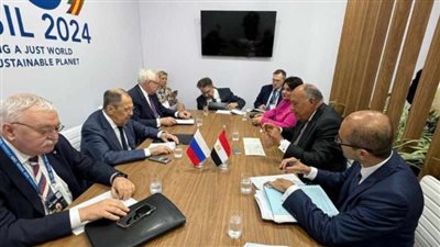 تفاصيل لقاء وزير الخارجية مع نظيره  الروسي