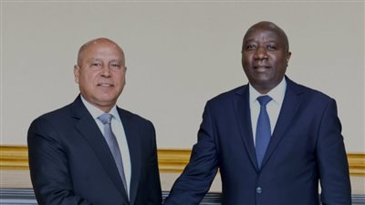 وزير النقل: مصر حريصة على تعزيز أطر التعاون مع رواندا 