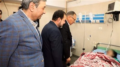 محافظ الشرقية يزور مُصابي حادث التصادم بطريق جنيفة السويس