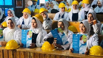 توعية طالبات مدرسة الثانوية الصناعية بالرحمانية في التعامل مع البيئة