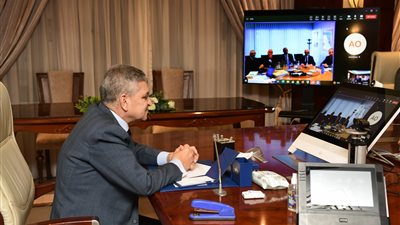 رئيس الخط الملاحي الإيطالي MESSINA: نعتزم زيادة أعداد السفن التابعة لها للعبور عبر قناة السويس