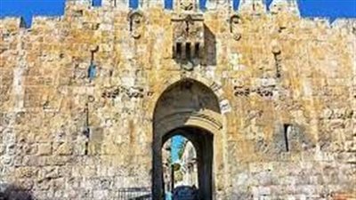 قوات الاحتلال تعتدي على المصليين عند باب الأسباط للمسجد الأقصى