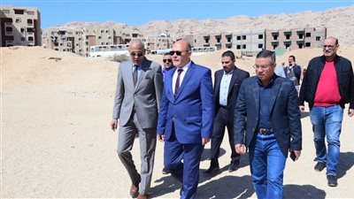 رئيس جامعة سوهاج يتفقد مبنى الإسكان الطلابي بحي الكوثر