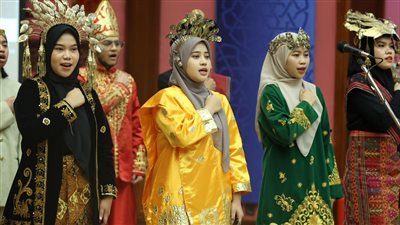 يحملون أفضل رسالة فى العالم.. الأزهر يدعم الطلاب الوافدين 