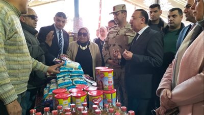 الإسكندرية وقائد المنطقة الشمالية العسكرية يفتتحان معرض 