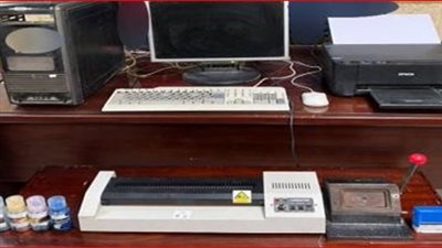 القبض على تشكيل عصابي لتزوير إقامات الأجانب