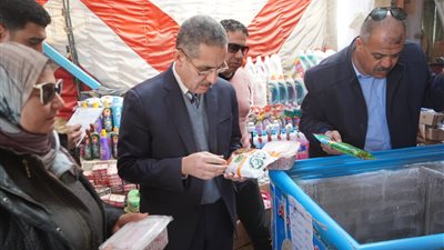 محافظ الغربية: أعمال الرصف والتطوير مستمرة في كافة المناطق