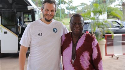 نائب رئيس مازيمبي يزور بعثة بيراميدز في الكونغو لتهدئة الأوضاع 