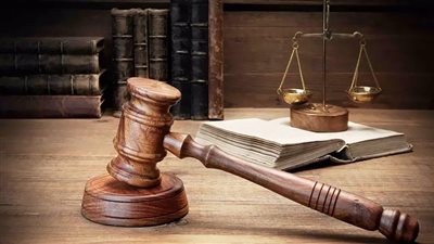 المشدد 5 سنوات لـ 6 أشخاص بتهمة سرقة سيدة بالإكراه