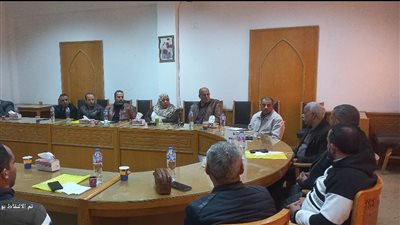 تدريب عمال السيراميك علي مهارات العمل النقابي