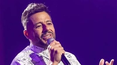 محمد حماقي يصل إلى كندا استعدادًا لجولته الغنائية العالمية.. صور