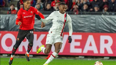 ميلان يتأهل لثمن نهائي الدوري الأوروبي رغم الخسارة