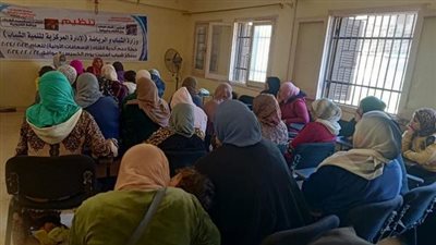 ندوات تثقيفية وأنشطة حرف يدوية لأعضاء أندية الفتاة والمرأة
