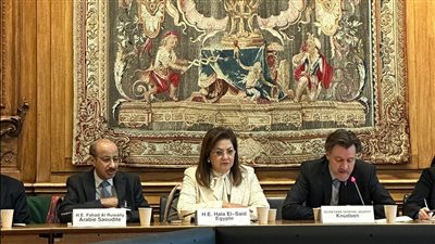 وزيرة التخطيط تشارك في 