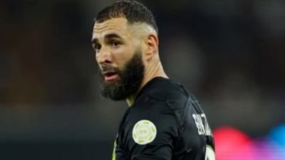 بنزيما يكشف موقفه من الرحيل عن الدوري السعودي