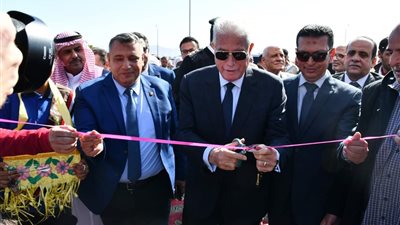 محافظ جنوب سيناء يفتتح معرض 