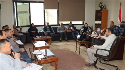 سكرتير بنى سويف يناقش إجراءات طرح منطقة للخدمات بكوم أبوراضي الصناعية 