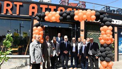 محافظ جنوب سيناء يفتتح مطعم 