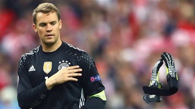 نوير يكشف حقيقة رغبته في الاعتزال الدولي بعد توديع اليورو