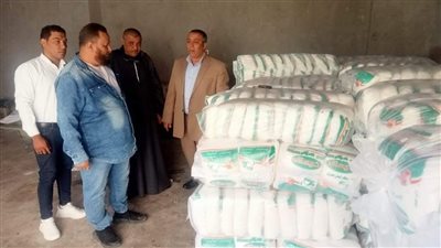 توزيع 10 أطنان سكر بأسعار مخفضة بقرى أبشواي في الفيوم 