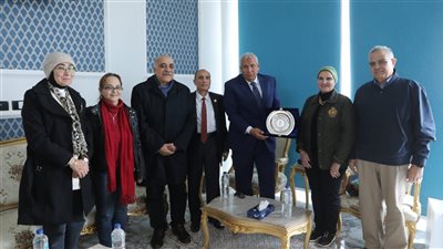 محافظ الوادي الجديد يلتقي وفد الجمعية المصرية لعيوب القلب الخلقية