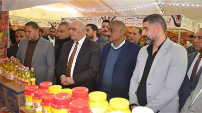 سكرتيرعام البحيرة يفتتح معرض