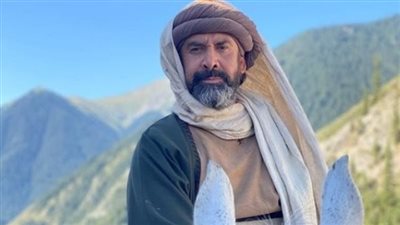 بوستر جديد لـ مسلسل الحشاشين .. كريم عبدالعزيز بثوب الزعيم