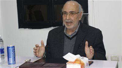 المستشارعبدالجواد ياسين يشيد بندوة الوفد عن 