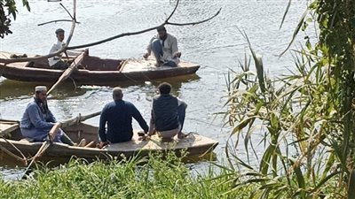 عمليات بحث مكثفة لانتشال جثامين ضحايا معدية نكلا الغارقة بالجيزة.. صور