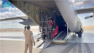 وصول طائرتين إغاثيتين سعوديتين للعريش على متنها رافعتين لنقل المواد الإغاثية لفلسطين