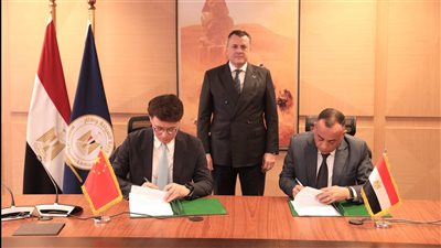 توقيع بروتوكول تعاون بين الأعلى للآثار ومتحف شنغهاي بالصين