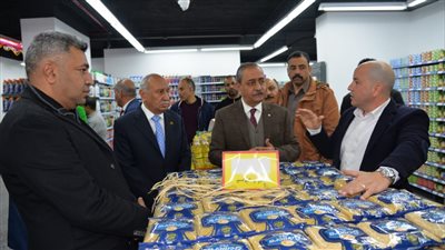 محافظ الإسماعيلية يشهد افتتاح أحد فروع سلاسل السوبر ماركت بالمحافظة