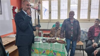 مدير عام تعليمية دشنا يشهد لقاء وحدة التواصل والدعم 