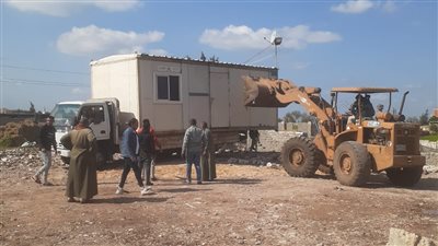 إزالة ٤ حالات تعد على الاراضى الزراعية