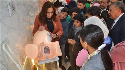 نائب محافظ البحيرة تتفقد المتحف الصحى 