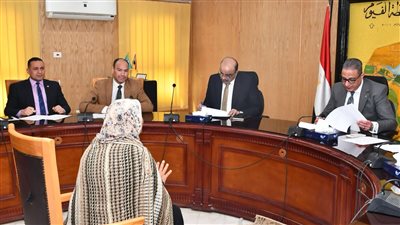 الأنصاري يوجه بتوفير الرعاية الطبية للحالات المرضية