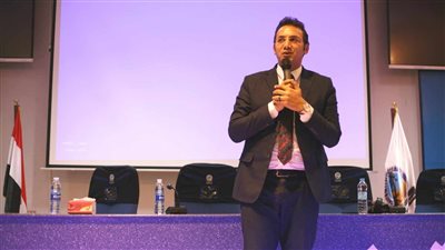   طاهر نصر يُحثّ طلاب جامعة جنوب الوادي التأكد من مصداقية الأخبار 