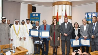 وزيرة الثقافة تُكرم الفائزين بملتقى الشارقة الثقافي تقديرًا لعطائهم الفكري المتميز