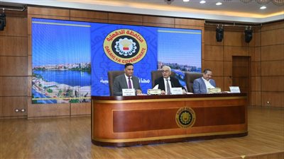 وزيرالتعليم ومحافظ الدقهلية يعقدان إجتماعا موسعاً بقيادات المديرية