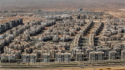 رئيس قطاع مواد البناء يكشف الموعد المناسب لشراء العقارات بعد صفقة رأس الحكمة