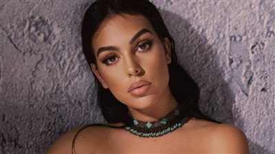 بالحجاب.. جورجينا تفاجئ متابعيها عبر إنستجرام (صور)