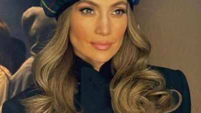 جينيفر لوبيز تمزج بين نعومة الجلد وفخامة الفرو