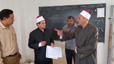 رئيس منطقة الإسماعيلية الأزهرية يتابع انتظام الدراسة فى  إدارة أبو صوير