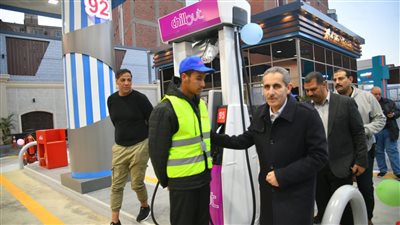 محافظ الغربية يتابع مشروعات الرصف والتطوير بطنطا في جولته المسائية