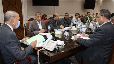 محافظ القليوبية يترأس إجتماع اللجنة العليا للإعلانات بالمحافظة 