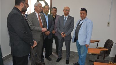 رئيس جامعة أسيوط يفتتح المقر الجديد لإدارة شئون الطلاب بكلية الآداب