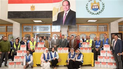 محافظ أسيوط يشهد انطلاق قوافل