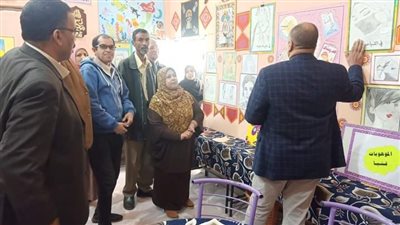  مدير الشؤون التنفيذية بتعليم قنا يفتتح معرض لوحات فنية بقوص