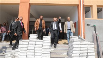 محافظ المنوفية يتفقد أعمال توسعات مدرسة الشهيد عاطف السادات بميت أبو الكوم 