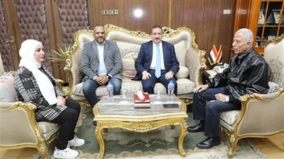  محافظ المنوفية يلتقي مستشار رئيس مجلس الوزراء للمشروعات القومية لمتابعة مشروعات